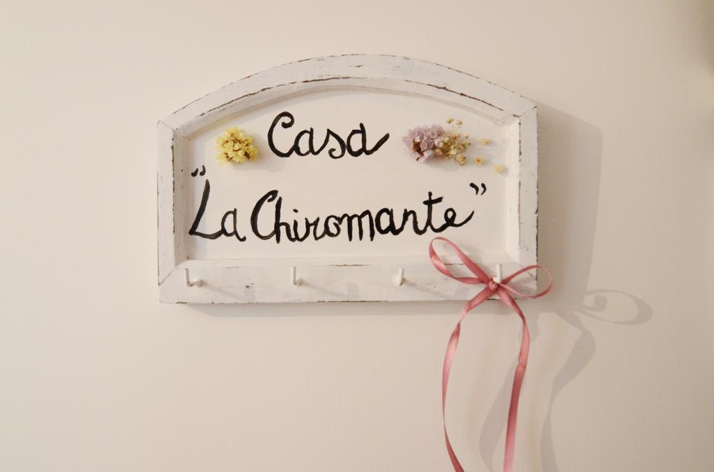 La Chiromante Наполи Екстериор снимка